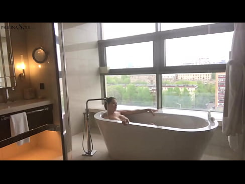 ❤️ Obrovská kočka vášnivě si honí kundu v koupelně ❤️ Jen porno u cs.villagesexvideos.ru ☑