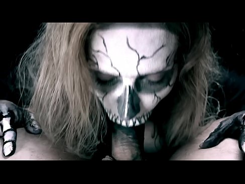 ❤️ Démonická holka kouří péro svou černou pusou a polyká sperma. ❤️ Jen porno u cs.villagesexvideos.ru ☑