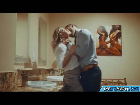 ❤️ Když vás na veřejných záchodcích svádí prsatá blondýna. ❤️ Jen porno u cs.villagesexvideos.ru ☑